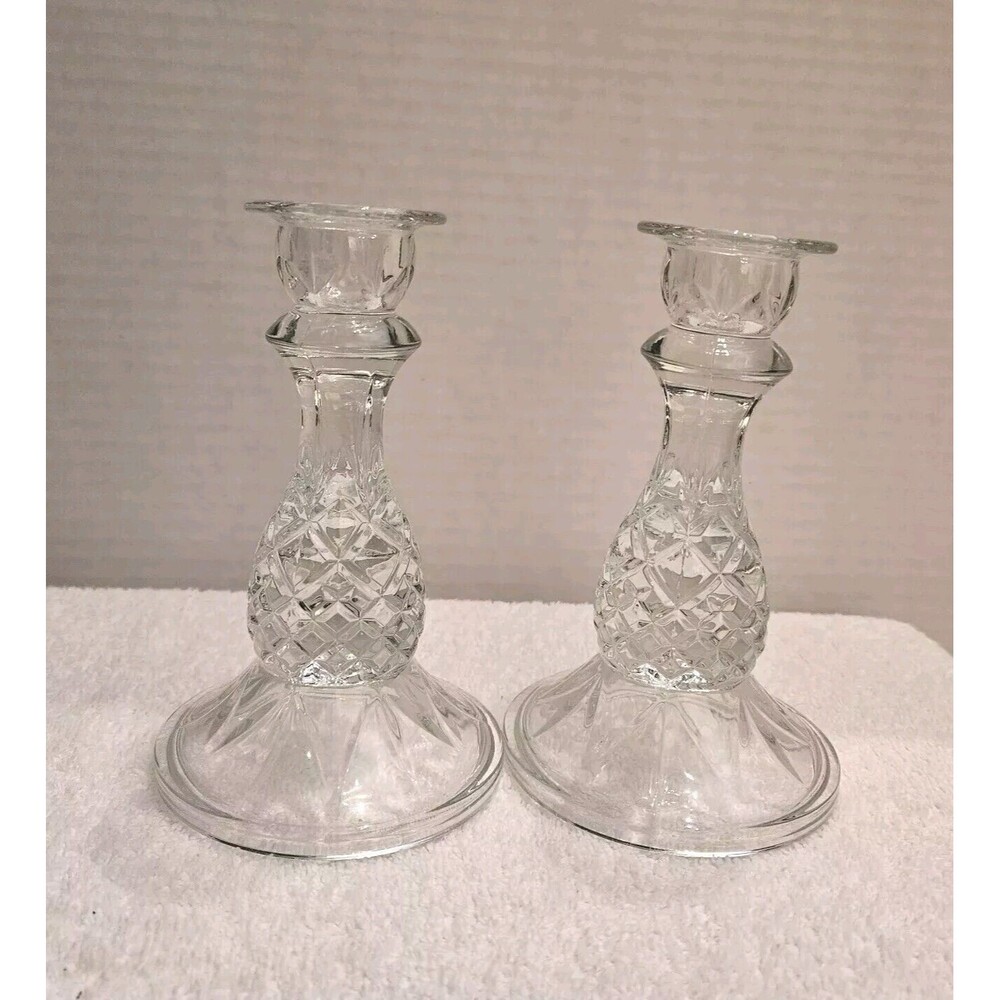 VINTAGE CRYSTAL CANDLESTICK HOLDER  PINEAPPLE STYLE PATTERN Excellent Condition
